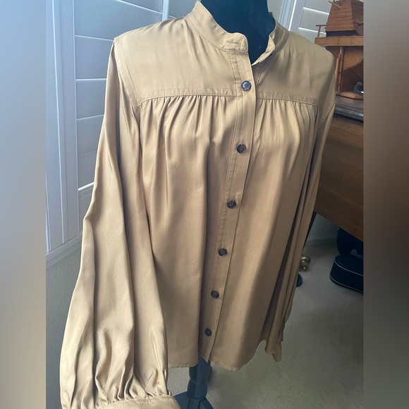 Banana Republic Tops - 🥠 Tan Balloon Sleeve Pleated Peasant Button Up Top | Banana Republic 🥠